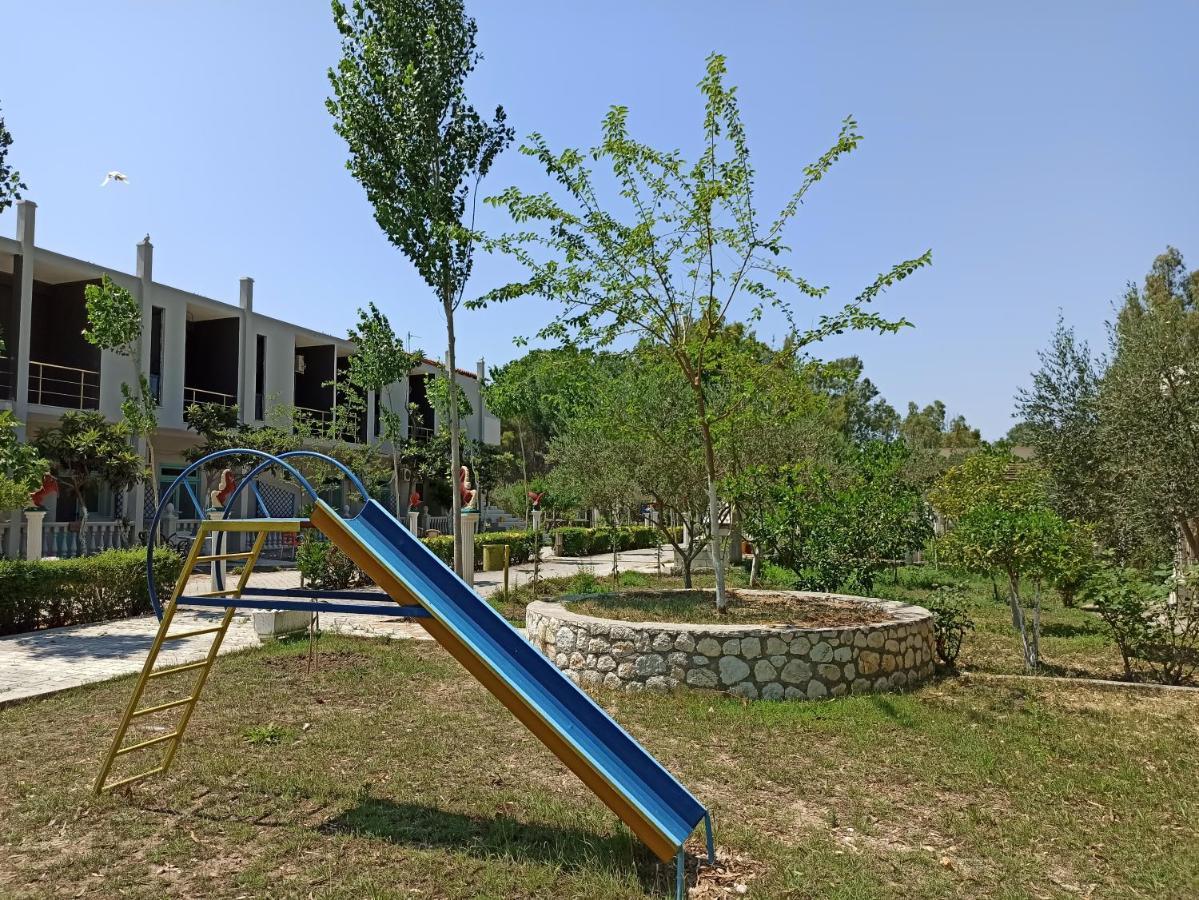 Готель Kavalona Park Вльора Екстер'єр фото