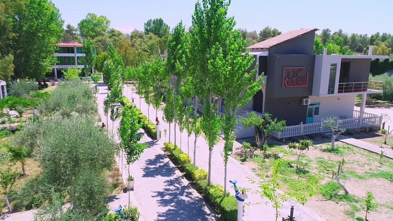 Готель Kavalona Park Вльора Екстер'єр фото