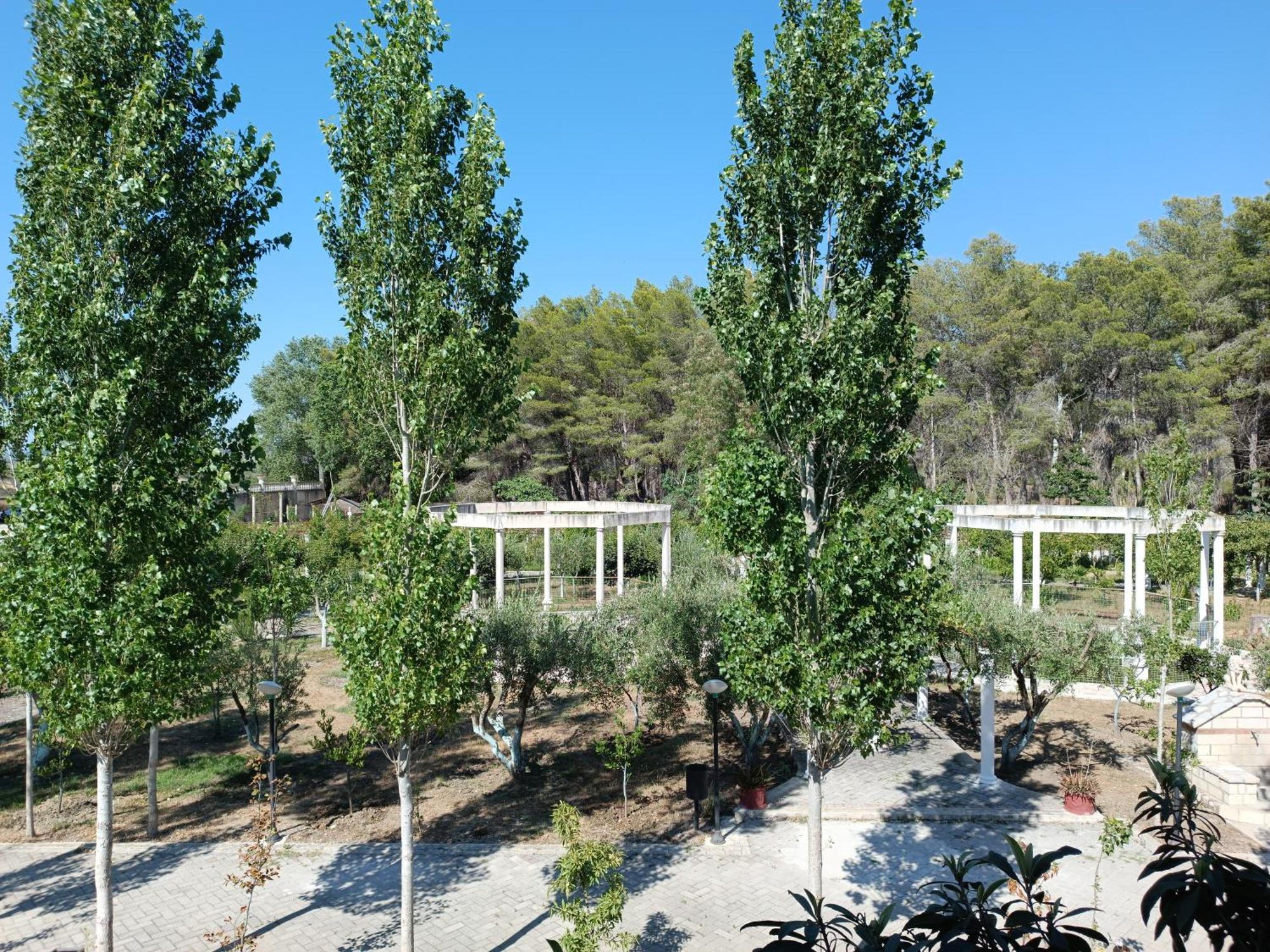 Готель Kavalona Park Вльора Номер фото